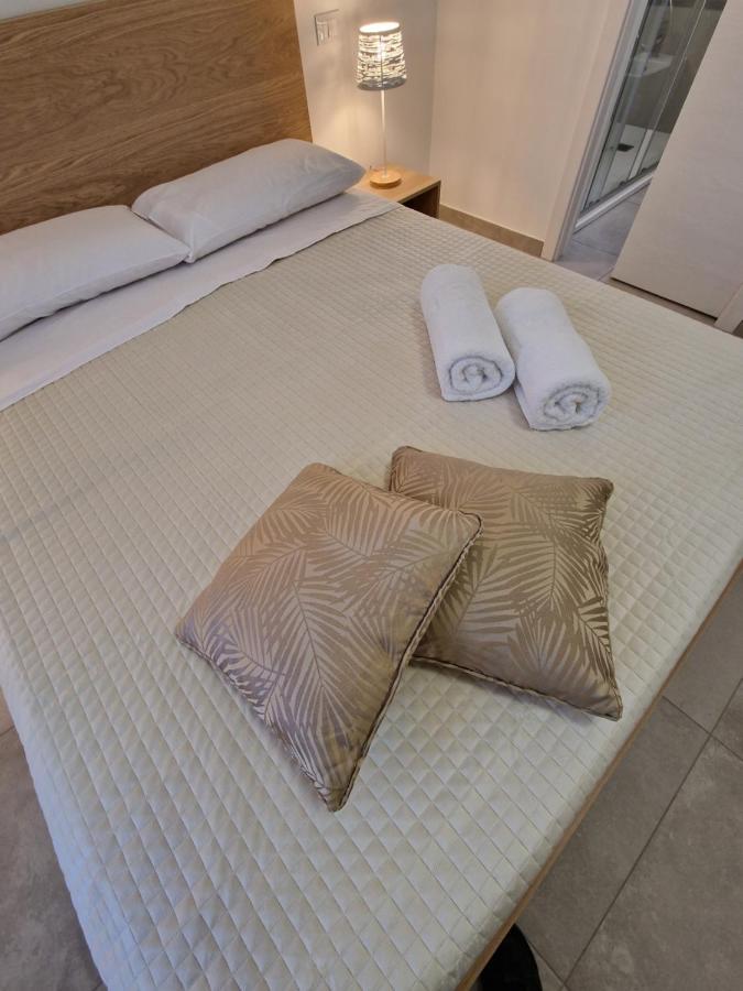 Villa Eden, Bed And Breakfast Чинизи Экстерьер фото