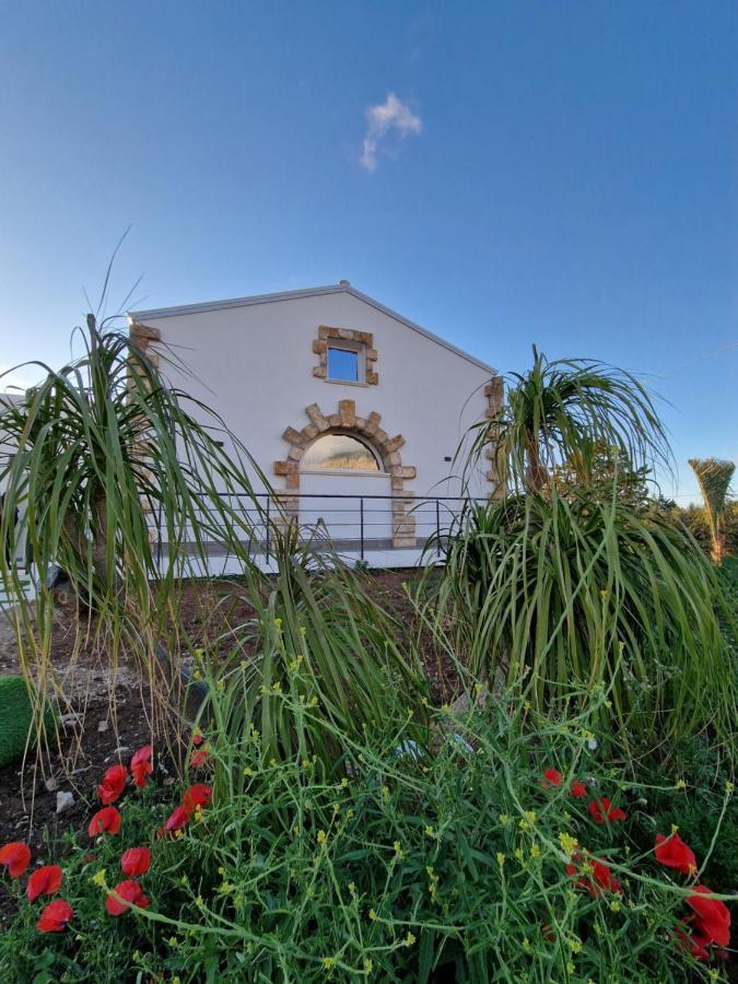 Villa Eden, Bed And Breakfast Чинизи Экстерьер фото