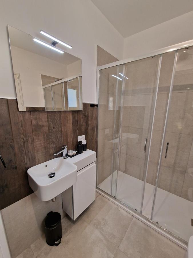 Villa Eden, Bed And Breakfast Чинизи Экстерьер фото